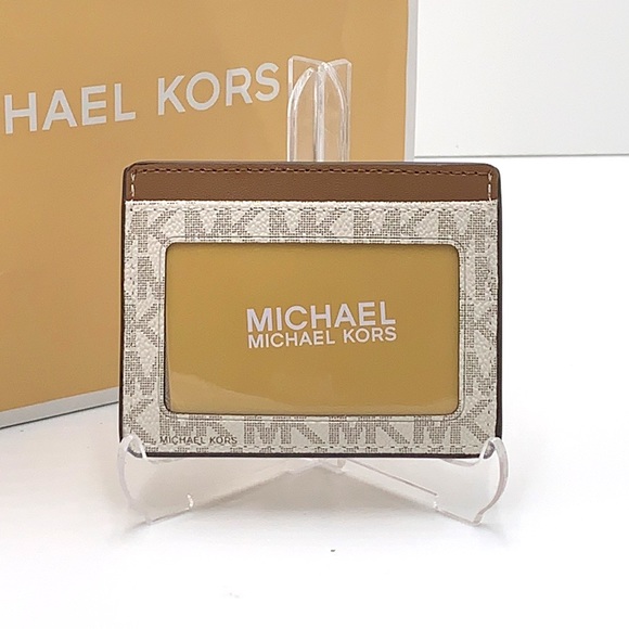 MICHAEL KORS
Leather Large Card Holder Case Wallet
Brown signature color - Picture 8 of 10